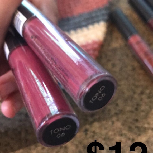 Makeup - Picture 6 of 6